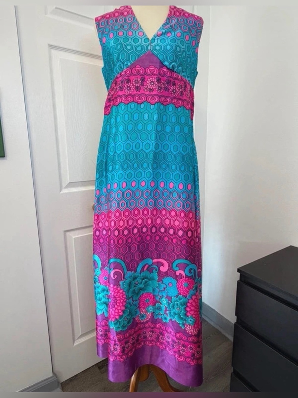 Vibrant Vintage 60s-70s Geo Floral Maxi